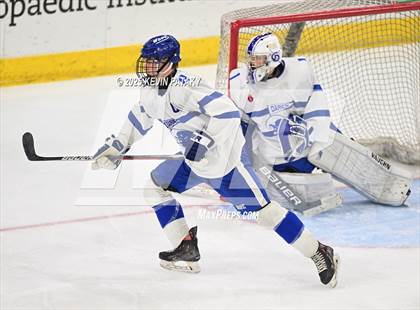 Thumbnail 3 in Simsbury vs. Darien (CIAC DI Semifinal) photogallery.