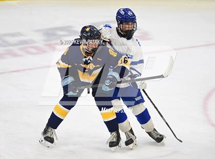 Thumbnail 2 in Simsbury vs. Darien (CIAC DI Semifinal) photogallery.