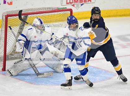 Thumbnail 2 in Simsbury vs. Darien (CIAC DI Semifinal) photogallery.