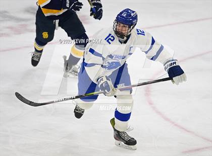 Thumbnail 3 in Simsbury vs. Darien (CIAC DI Semifinal) photogallery.