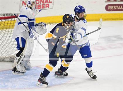 Thumbnail 1 in Simsbury vs. Darien (CIAC DI Semifinal) photogallery.