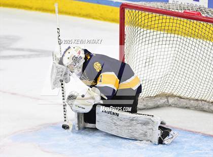 Thumbnail 1 in Simsbury vs. Darien (CIAC DI Semifinal) photogallery.