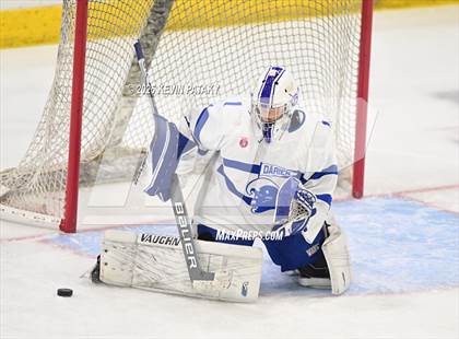 Thumbnail 3 in Simsbury vs. Darien (CIAC DI Semifinal) photogallery.
