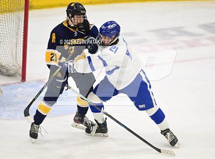 Thumbnail 3 in Simsbury vs. Darien (CIAC DI Semifinal) photogallery.