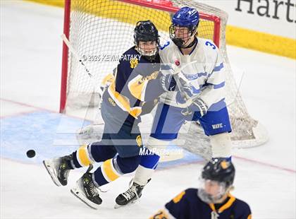 Thumbnail 1 in Simsbury vs. Darien (CIAC DI Semifinal) photogallery.