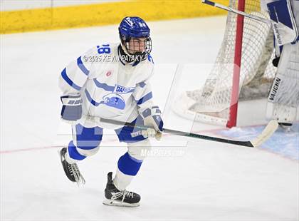 Thumbnail 1 in Simsbury vs. Darien (CIAC DI Semifinal) photogallery.