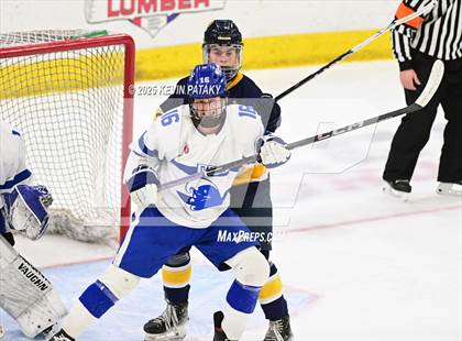 Thumbnail 2 in Simsbury vs. Darien (CIAC DI Semifinal) photogallery.