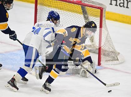 Thumbnail 3 in Simsbury vs. Darien (CIAC DI Semifinal) photogallery.