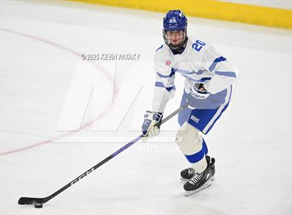 Thumbnail 1 in Simsbury vs. Darien (CIAC DI Semifinal) photogallery.