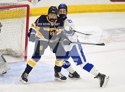 Thumbnail 2 in Simsbury vs. Darien (CIAC DI Semifinal) photogallery.