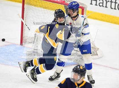 Thumbnail 2 in Simsbury vs. Darien (CIAC DI Semifinal) photogallery.
