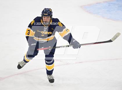 Thumbnail 2 in Simsbury vs. Darien (CIAC DI Semifinal) photogallery.
