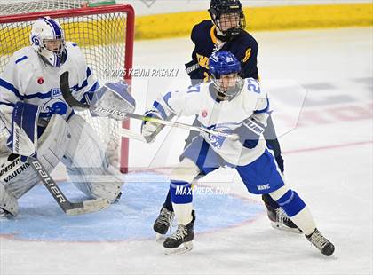 Thumbnail 1 in Simsbury vs. Darien (CIAC DI Semifinal) photogallery.