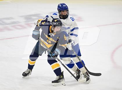Thumbnail 2 in Simsbury vs. Darien (CIAC DI Semifinal) photogallery.