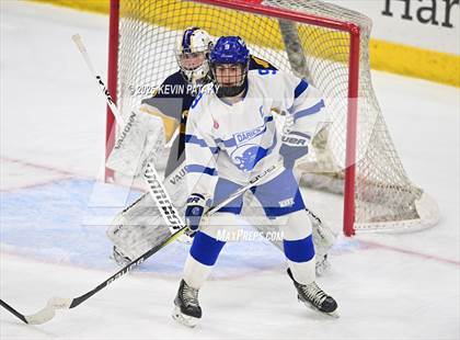 Thumbnail 2 in Simsbury vs. Darien (CIAC DI Semifinal) photogallery.
