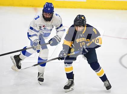 Thumbnail 2 in Simsbury vs. Darien (CIAC DI Semifinal) photogallery.