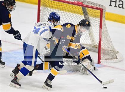 Thumbnail 2 in Simsbury vs. Darien (CIAC DI Semifinal) photogallery.