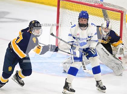 Thumbnail 2 in Simsbury vs. Darien (CIAC DI Semifinal) photogallery.