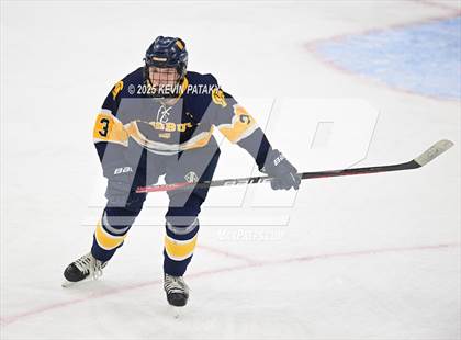 Thumbnail 1 in Simsbury vs. Darien (CIAC DI Semifinal) photogallery.
