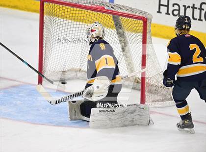 Thumbnail 1 in Simsbury vs. Darien (CIAC DI Semifinal) photogallery.