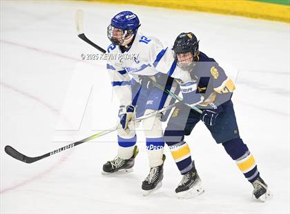 Thumbnail 3 in Simsbury vs. Darien (CIAC DI Semifinal) photogallery.