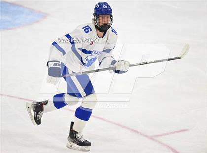 Thumbnail 2 in Simsbury vs. Darien (CIAC DI Semifinal) photogallery.