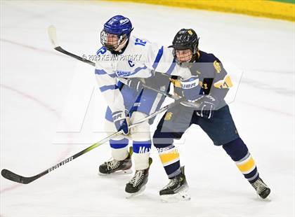 Thumbnail 2 in Simsbury vs. Darien (CIAC DI Semifinal) photogallery.