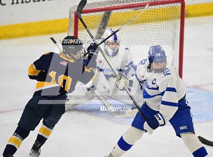 Thumbnail 1 in Simsbury vs. Darien (CIAC DI Semifinal) photogallery.