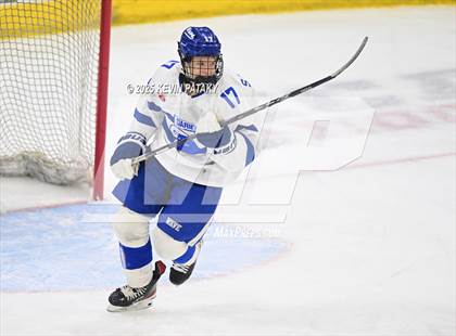 Thumbnail 3 in Simsbury vs. Darien (CIAC DI Semifinal) photogallery.