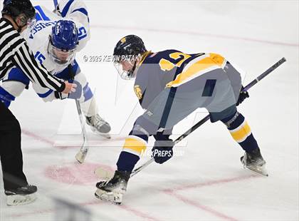 Thumbnail 3 in Simsbury vs. Darien (CIAC DI Semifinal) photogallery.