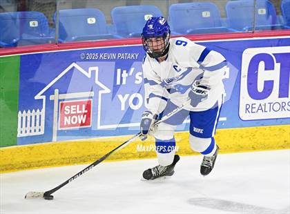 Thumbnail 1 in Simsbury vs. Darien (CIAC DI Semifinal) photogallery.