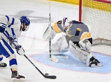 Thumbnail 3 in Simsbury vs. Darien (CIAC DI Semifinal) photogallery.