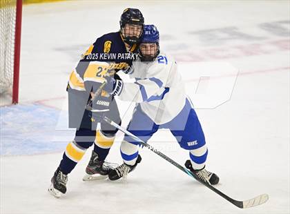 Thumbnail 3 in Simsbury vs. Darien (CIAC DI Semifinal) photogallery.