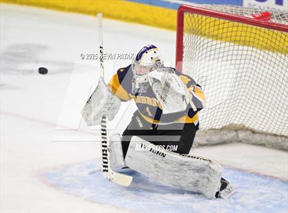 Thumbnail 3 in Simsbury vs. Darien (CIAC DI Semifinal) photogallery.