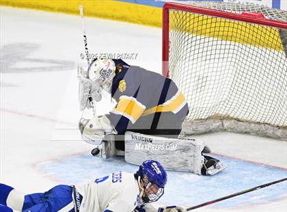 Thumbnail 3 in Simsbury vs. Darien (CIAC DI Semifinal) photogallery.