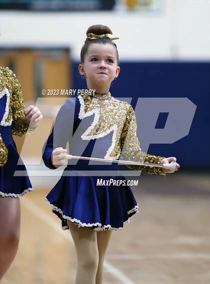 Thumbnail 3 in Laurel @ Shenango photogallery.