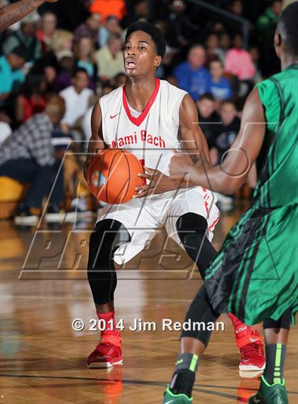 Thumbnail 1 in Suwannee vs. Miami Beach (City of Palms Classic) photogallery.