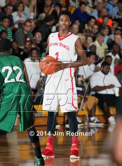 Thumbnail 2 in Suwannee vs. Miami Beach (City of Palms Classic) photogallery.