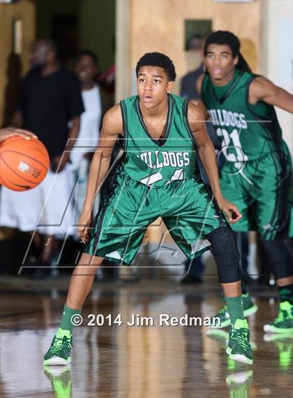 Thumbnail 1 in Suwannee vs. Miami Beach (City of Palms Classic) photogallery.