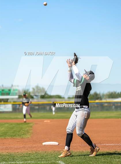 Thumbnail 2 in Churchill County vs. Virgin Valley (NIAA 3A State Winners Final) photogallery.