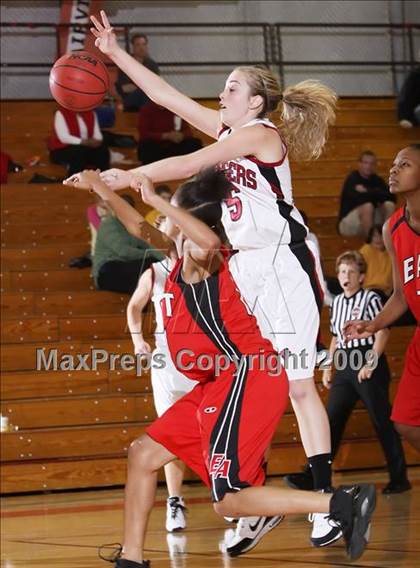 Thumbnail 1 in Denver East vs. Chatfield (2009 Fairview Festival) photogallery.