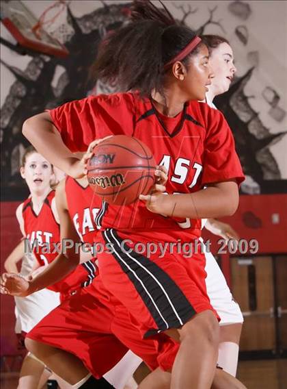 Thumbnail 1 in Denver East vs. Chatfield (2009 Fairview Festival) photogallery.