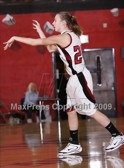 Thumbnail 3 in Denver East vs. Chatfield (2009 Fairview Festival) photogallery.