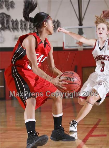 Thumbnail 1 in Denver East vs. Chatfield (2009 Fairview Festival) photogallery.
