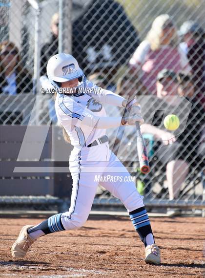 Thumbnail 1 in Riverdale Ridge vs. Palisade (CHSAA 4A Region 4) photogallery.