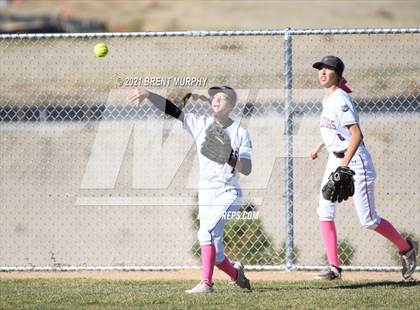 Thumbnail 3 in Riverdale Ridge vs. Palisade (CHSAA 4A Region 4) photogallery.