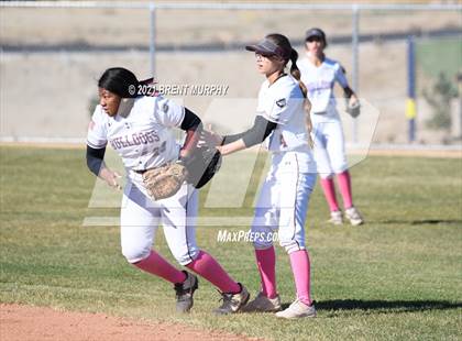 Thumbnail 2 in Riverdale Ridge vs. Palisade (CHSAA 4A Region 4) photogallery.