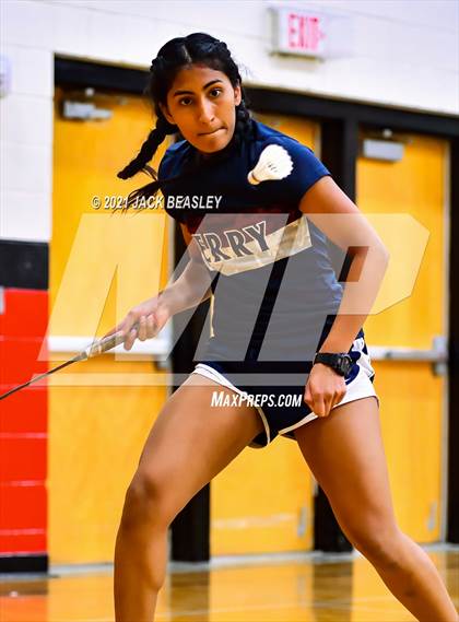 Thumbnail 1 in AIA D1 Badminton Team Championship photogallery.