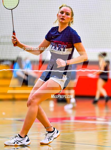 Thumbnail 1 in AIA D1 Badminton Team Championship photogallery.