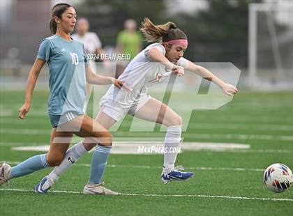 Thumbnail 2 in Joliet Catholic @ Plainfield Central photogallery.